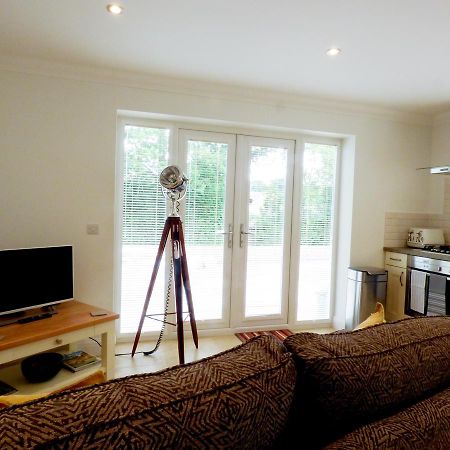 Вилла The Hideaway Verwood Экстерьер фото